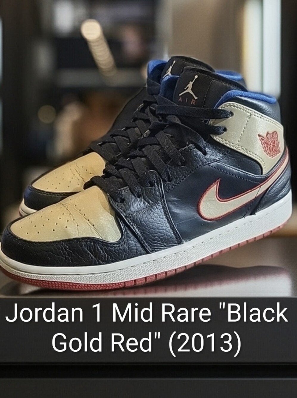 Jordan 1 Mid Rare "Black Gold Red" (2013) Mens 10 Womens 11.5 EUC